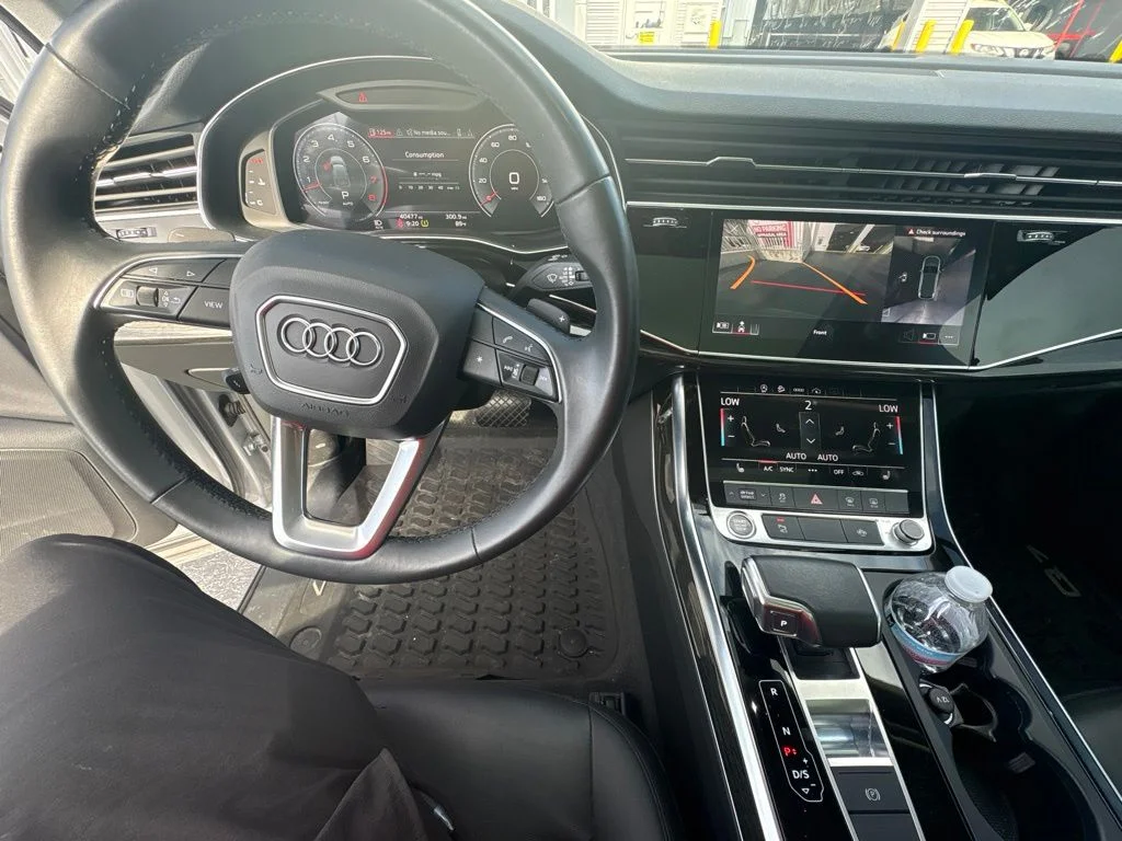 Used 2022 Florett Silver Metallic Audi 55 Premium image 5