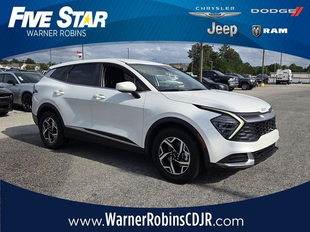 Used 2025 White Kia LX image 1
