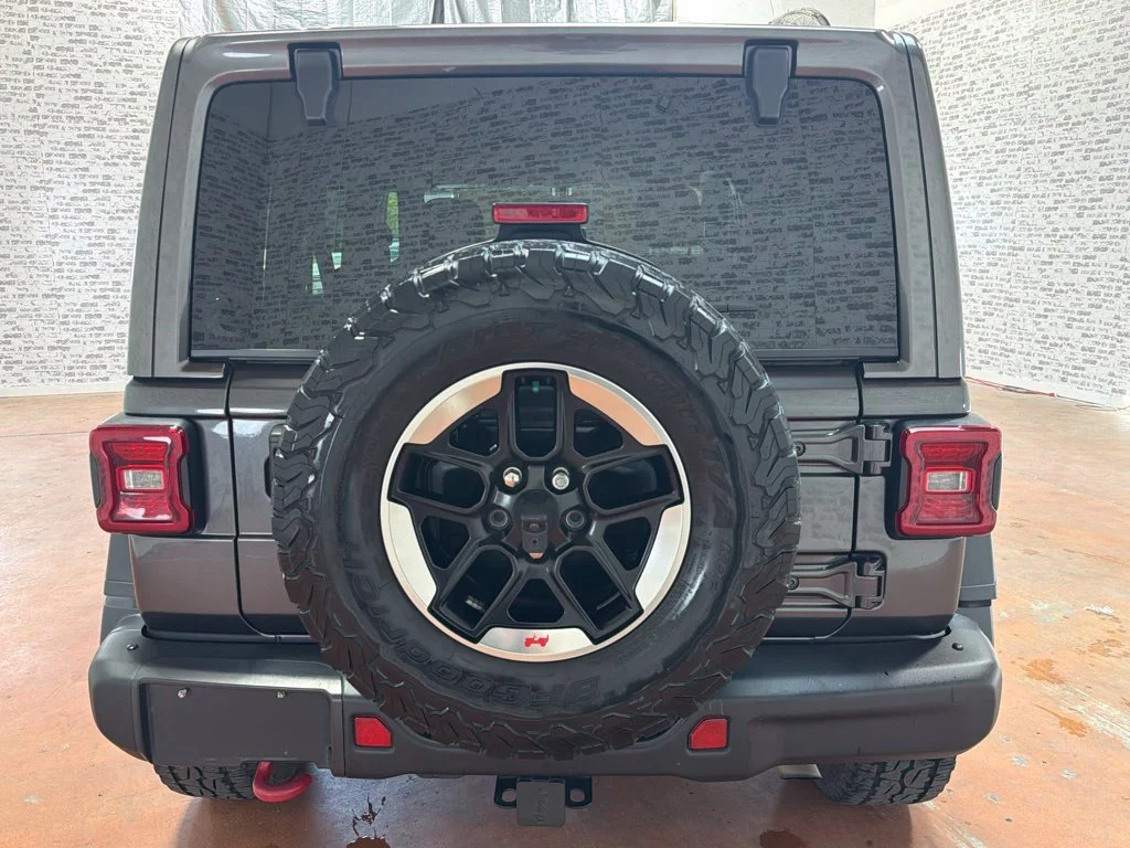 Used 2018 Granite Crystal Metallic Clearcoat Jeep Unlimited Rubicon image 6