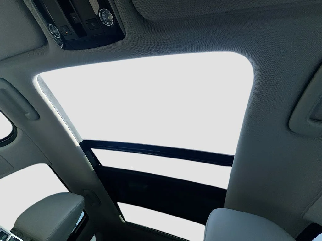 Used 2025 White Kia SX image 24