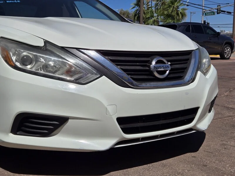 Used 2017 White Nissan 2.5 S image 4