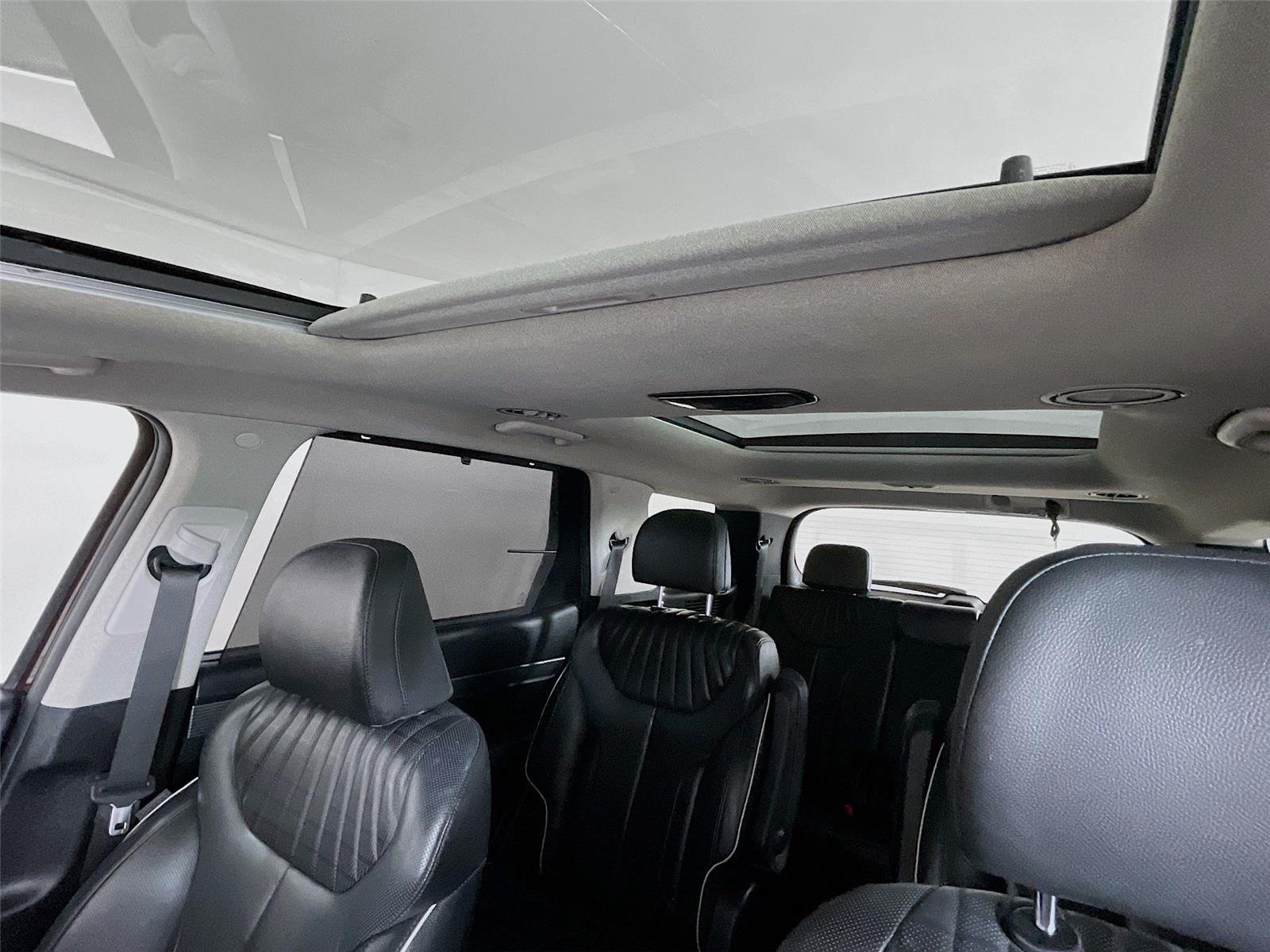 Used 2023 Sierra Burgundy Hyundai Limited image 12