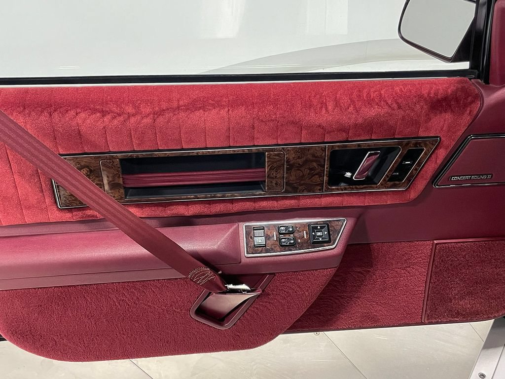 Used 1991  Buick Custom image 52