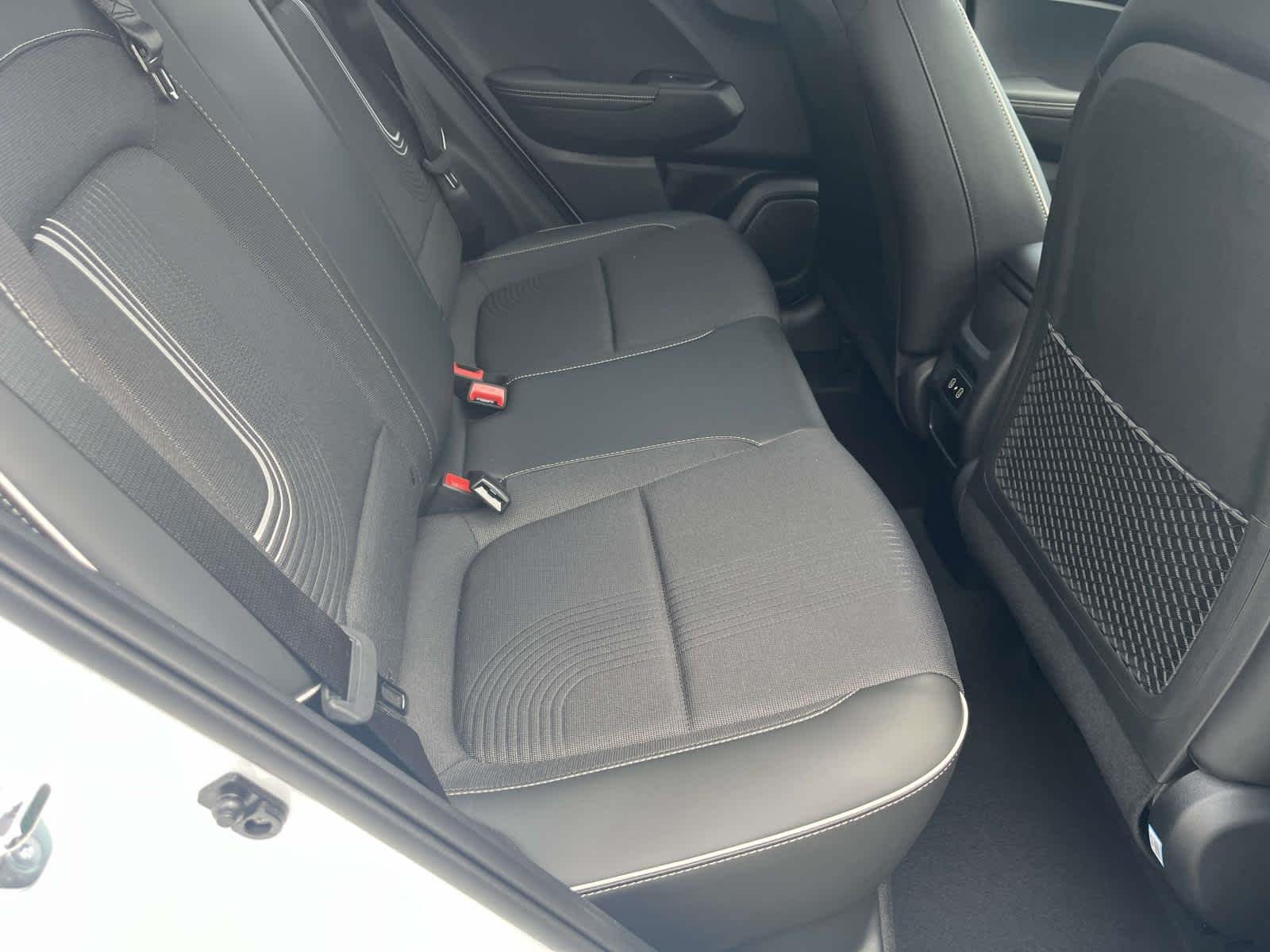 New 2026 Lunar White w/Black Roof Hyundai SEL image 18