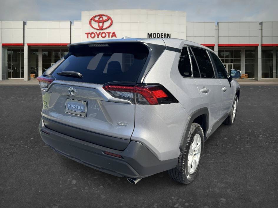 Used 2021 Silver Sky Metallic Toyota XLE image 5