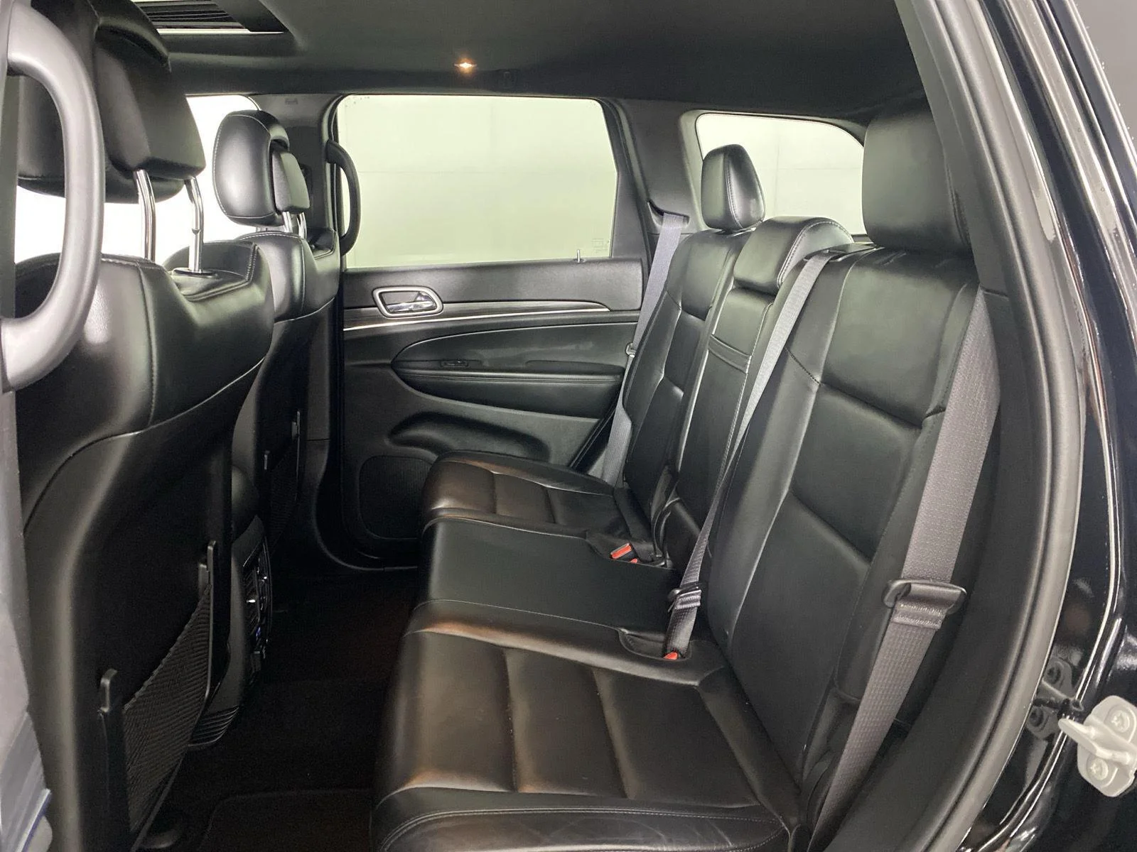 Used 2020 Diamond Black Crystal Pearlcoat Jeep Limited image 25