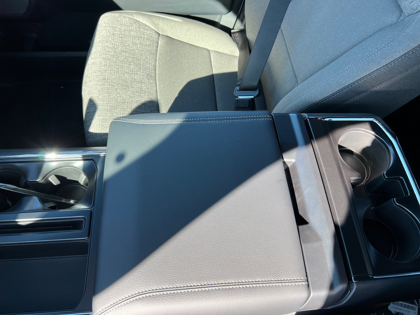 New 2025 OXFORD WHITE Ford XLT Hybrid image 14