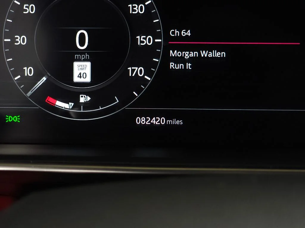Used 2022 Black Land Rover HSE Dynamic image 22