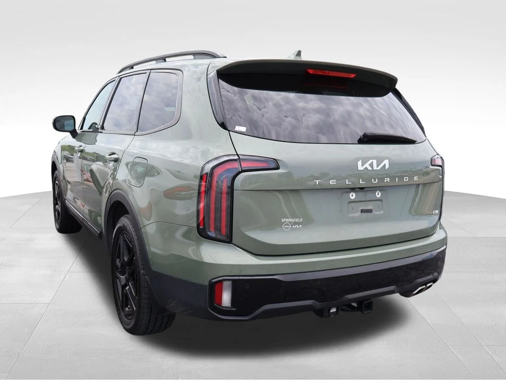 Used 2024 Jungle Green Kia EX X-Line image 22