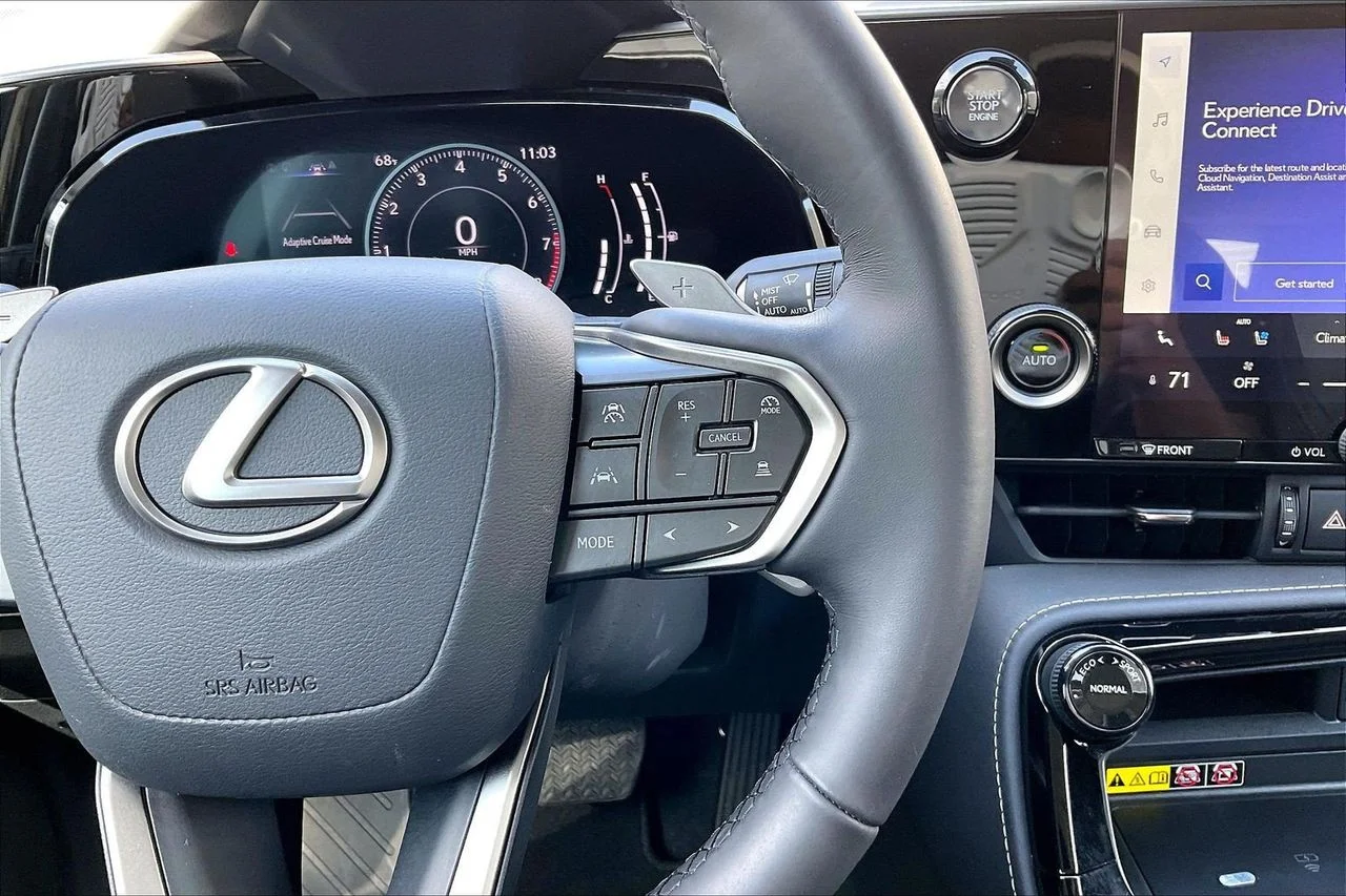 Used 2025 White Lexus 250 Premium image 31
