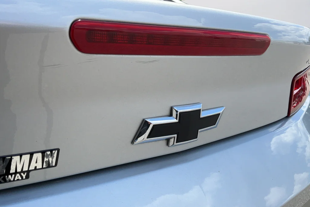 Certified Used 2018 SILVER ICE METALLIC Chevrolet 1LT image 29