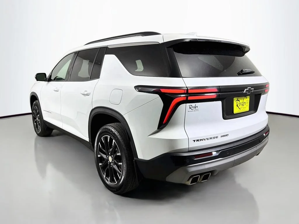 Used 2025 Summit White Chevrolet LT image 8
