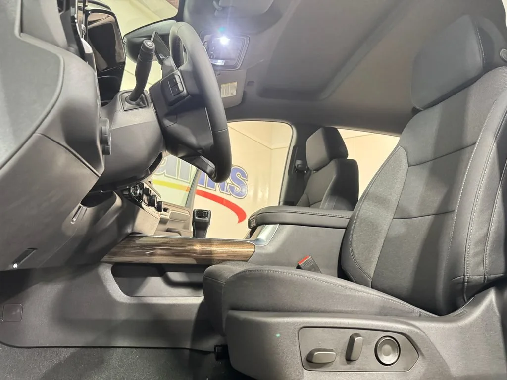 2026 Chevrolet Silverado 1500 LT Trail Boss - Photo 8