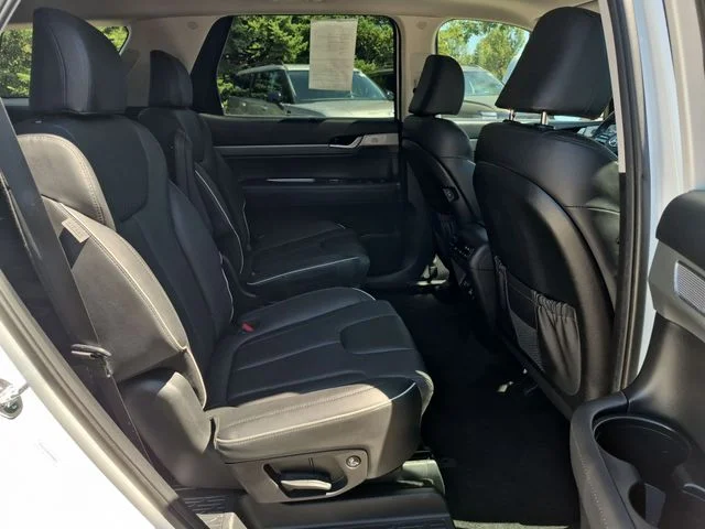 Used 2024 White Hyundai SEL image 32