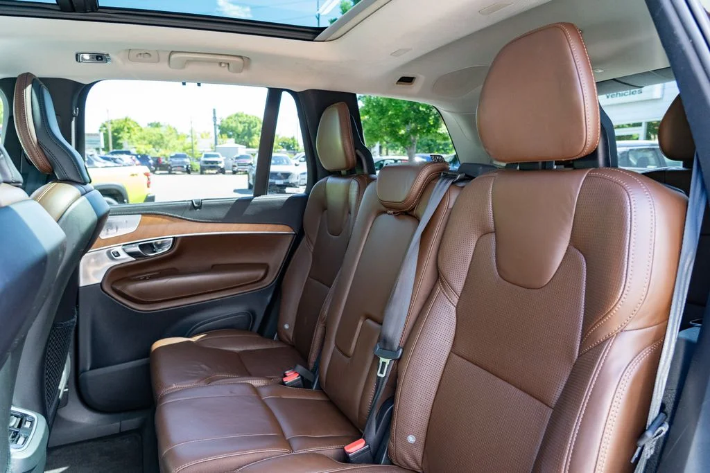 Used 2019 Black Volvo T6 Inscription image 24