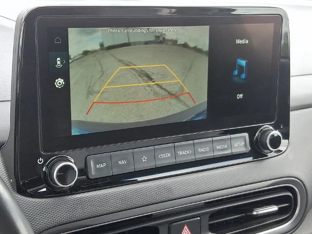 Used 2023 Green Hyundai SEL image 24