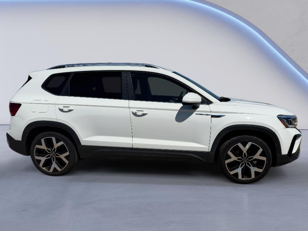 Used 2023 Pure White Volkswagen SEL image 4