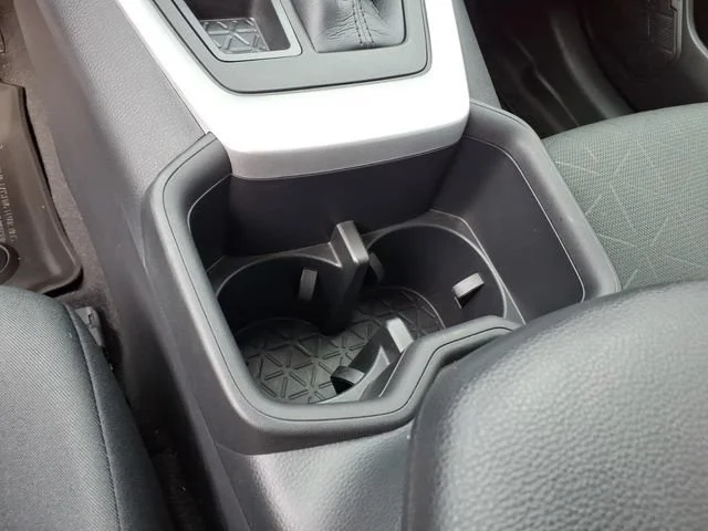 2023 Toyota RAV4 XLE - Photo 20