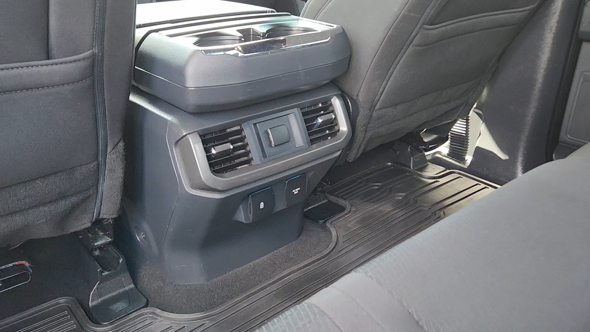 Certified Used 2024 Oxford White Ford XLT image 17