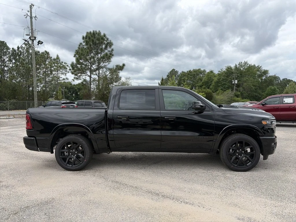 New 2026 Diamond Black Crystal Pearl-Coat Exterior Paint RAM Laramie image 7