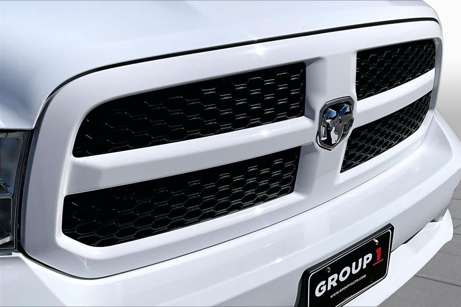 Used 2019 Bright White Clearcoat Ram Express image 32