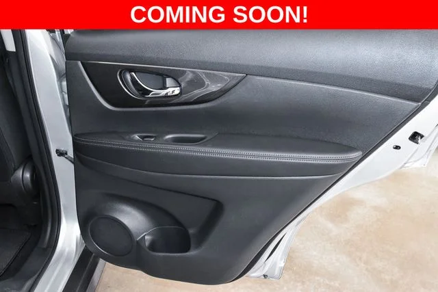 Used 2020 Silver Nissan S image 25