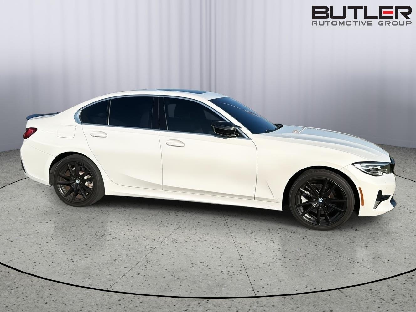 Used 2019 Alpine White BMW 330i image 5