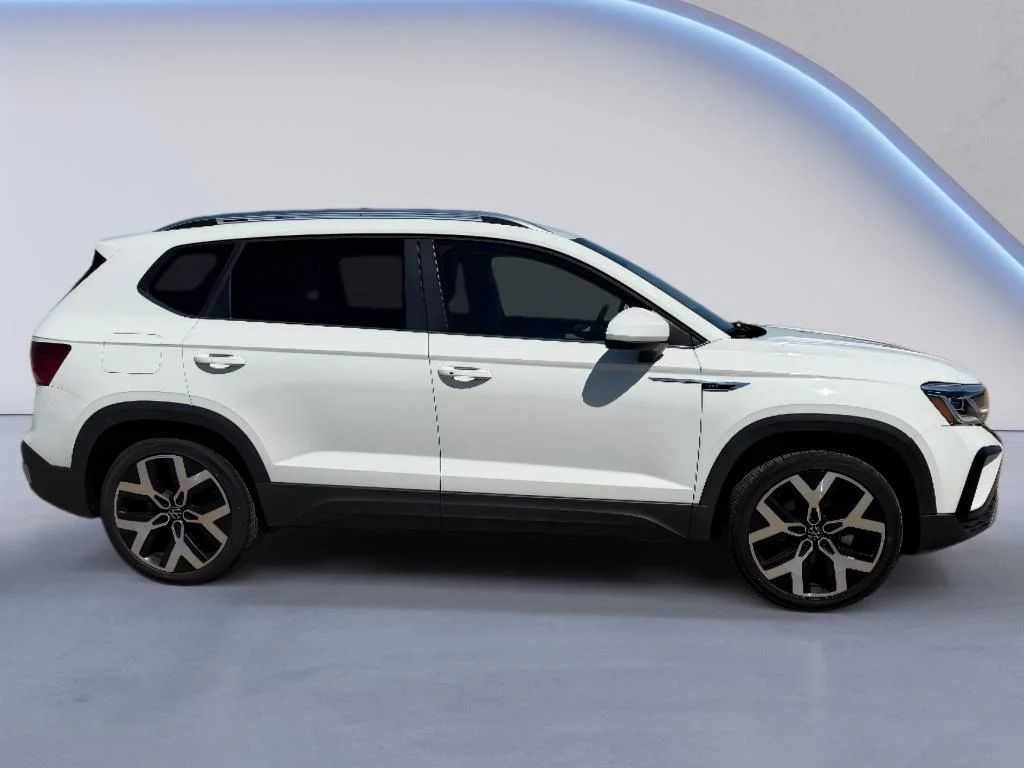 Used 2023 Pure White Volkswagen SEL image 6