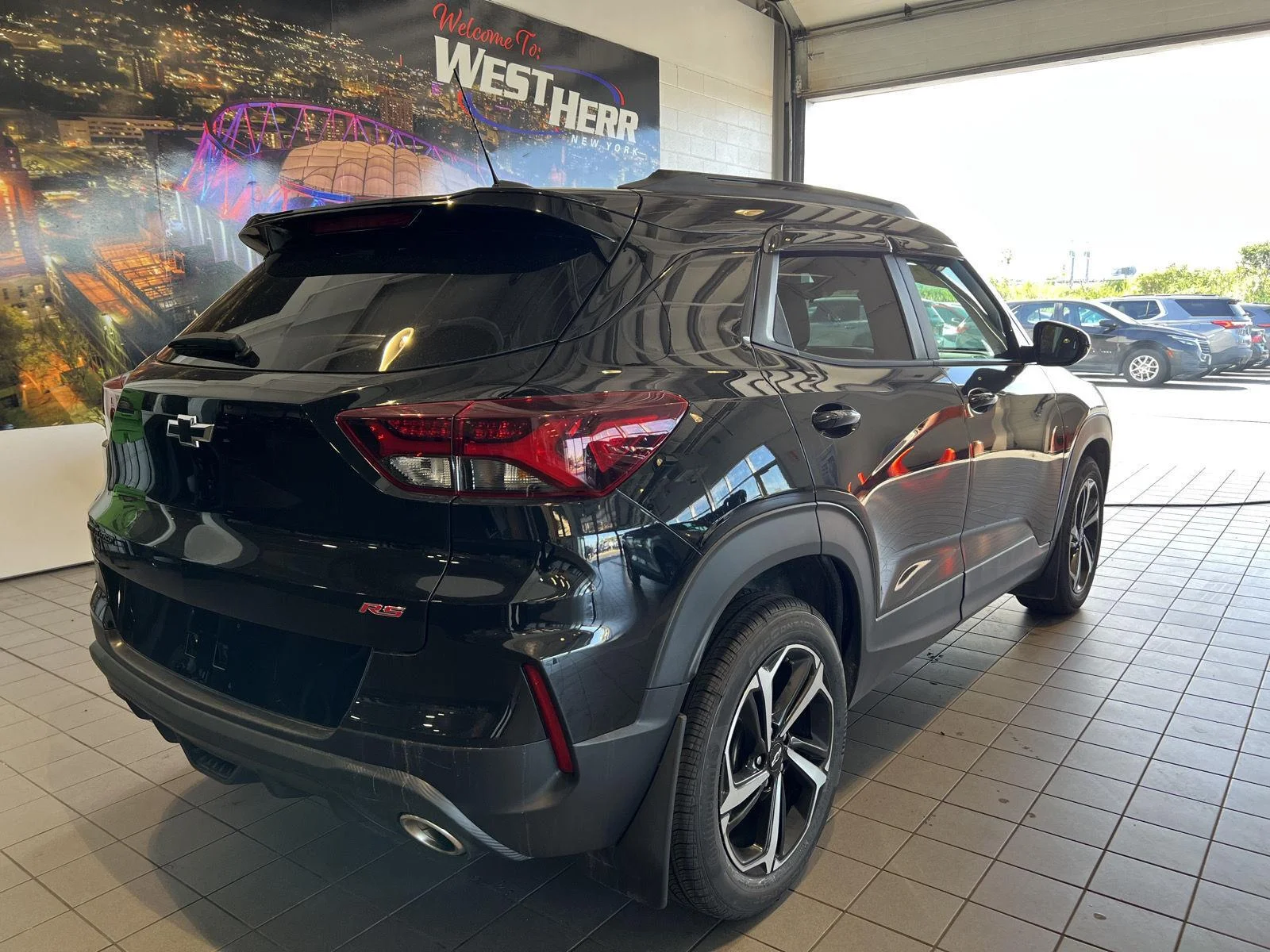 Used 2022 Mosaic Black Metallic Chevrolet RS image 9