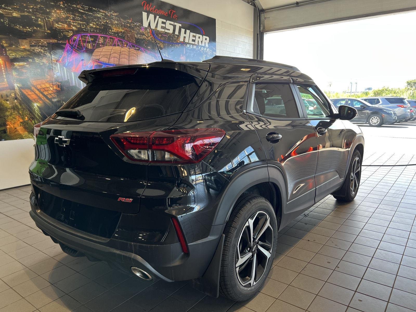 Used 2022 Mosaic Black Metallic Chevrolet RS image 9