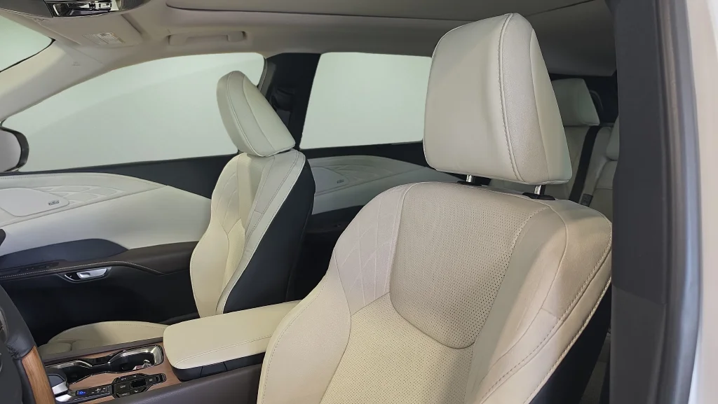 New 2026 Eminent White Pearl Lexus  350 LUXURY AWD image 16