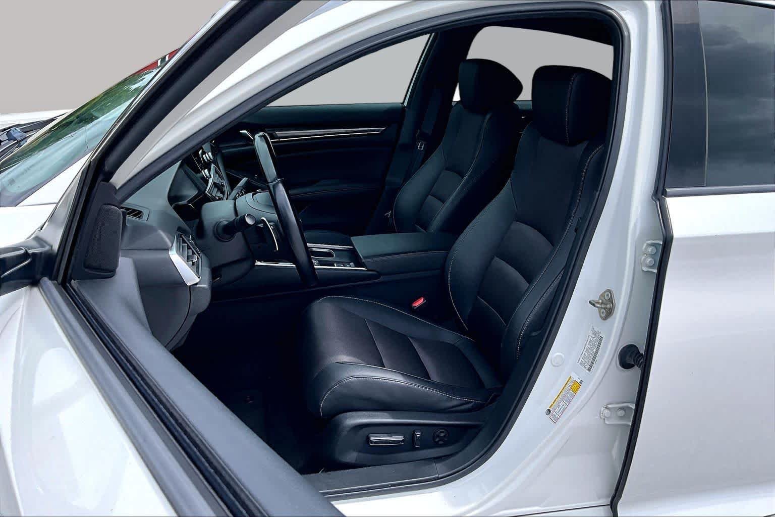 Used 2020 Platinum White Pearl Honda Sport image 8