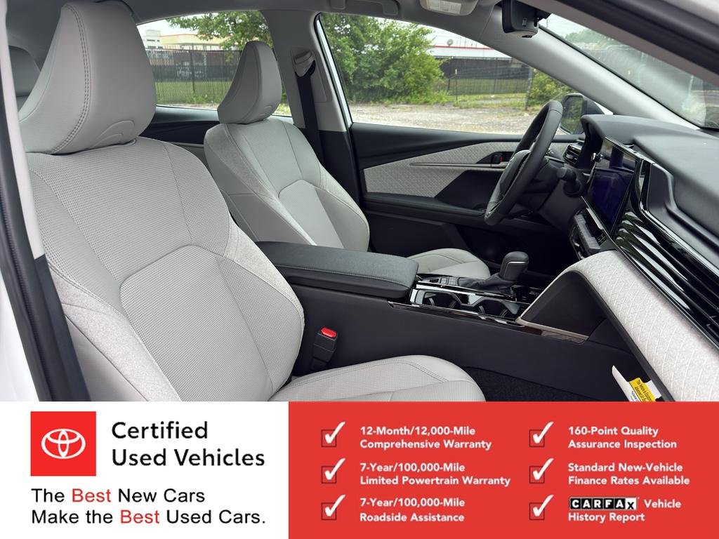 Used 2026 Wind Chill Pearl Toyota XLE image 19