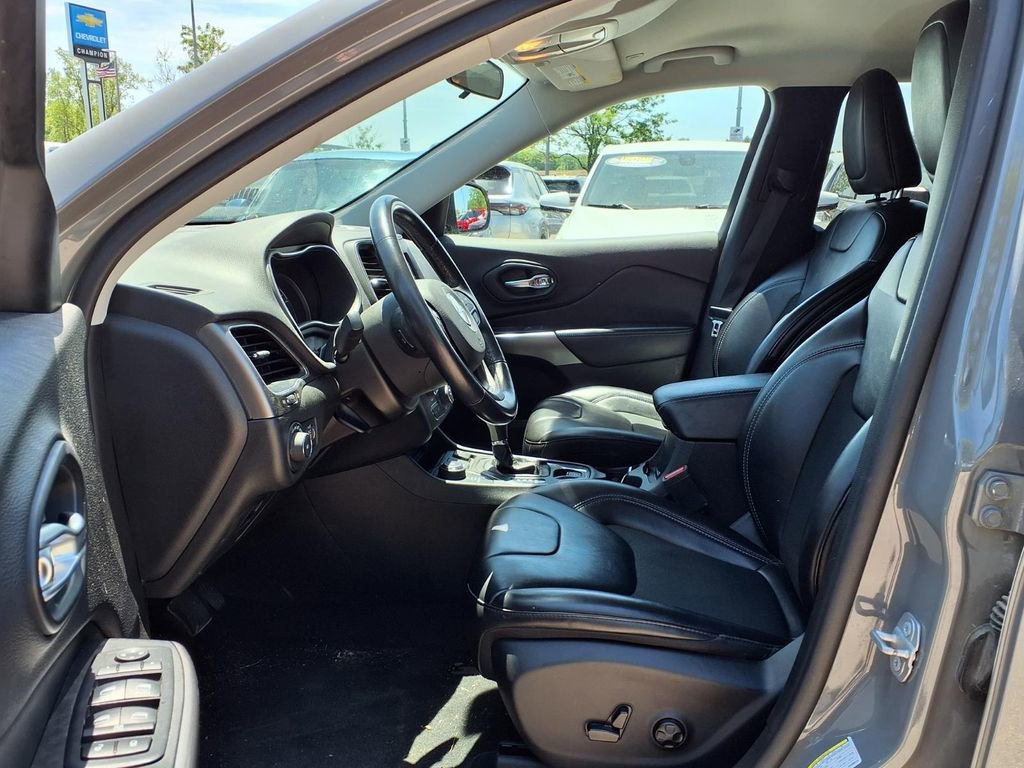 Used 2019 Sting-gray Clearc Jeep Latitude Plus image 13
