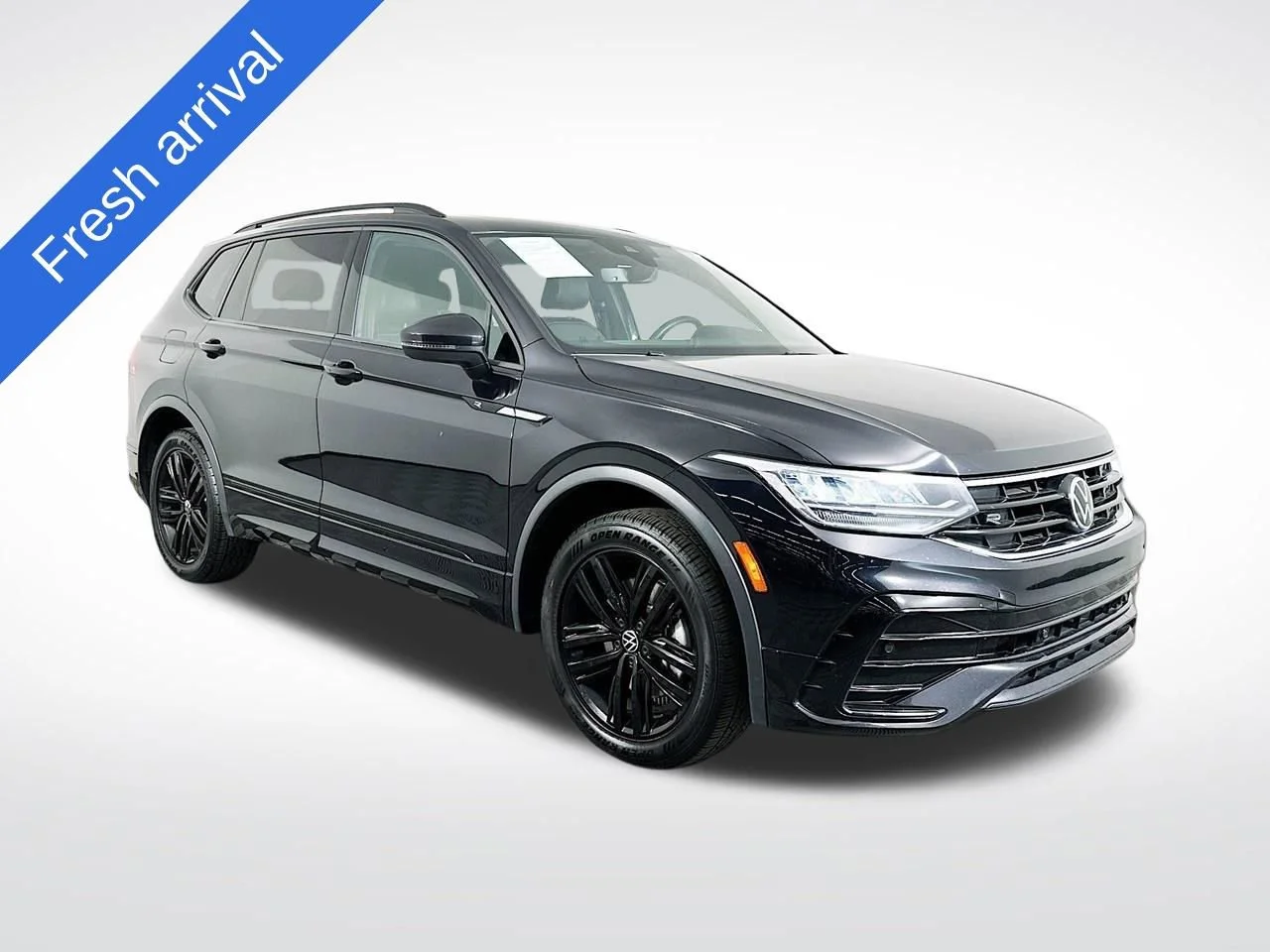 2022 Volkswagen Tiguan 2.0T SE R-Line Black 4Motion's photo