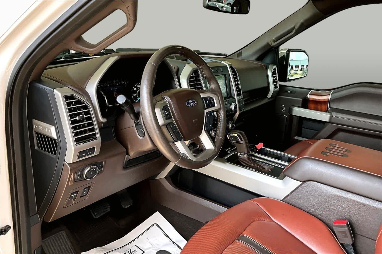 Used 2018 White Platinum Metallic Tri-Coat Ford King Ranch image 18