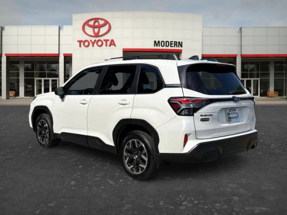 Used 2025 Crystal White Pearl Subaru Premium image 3