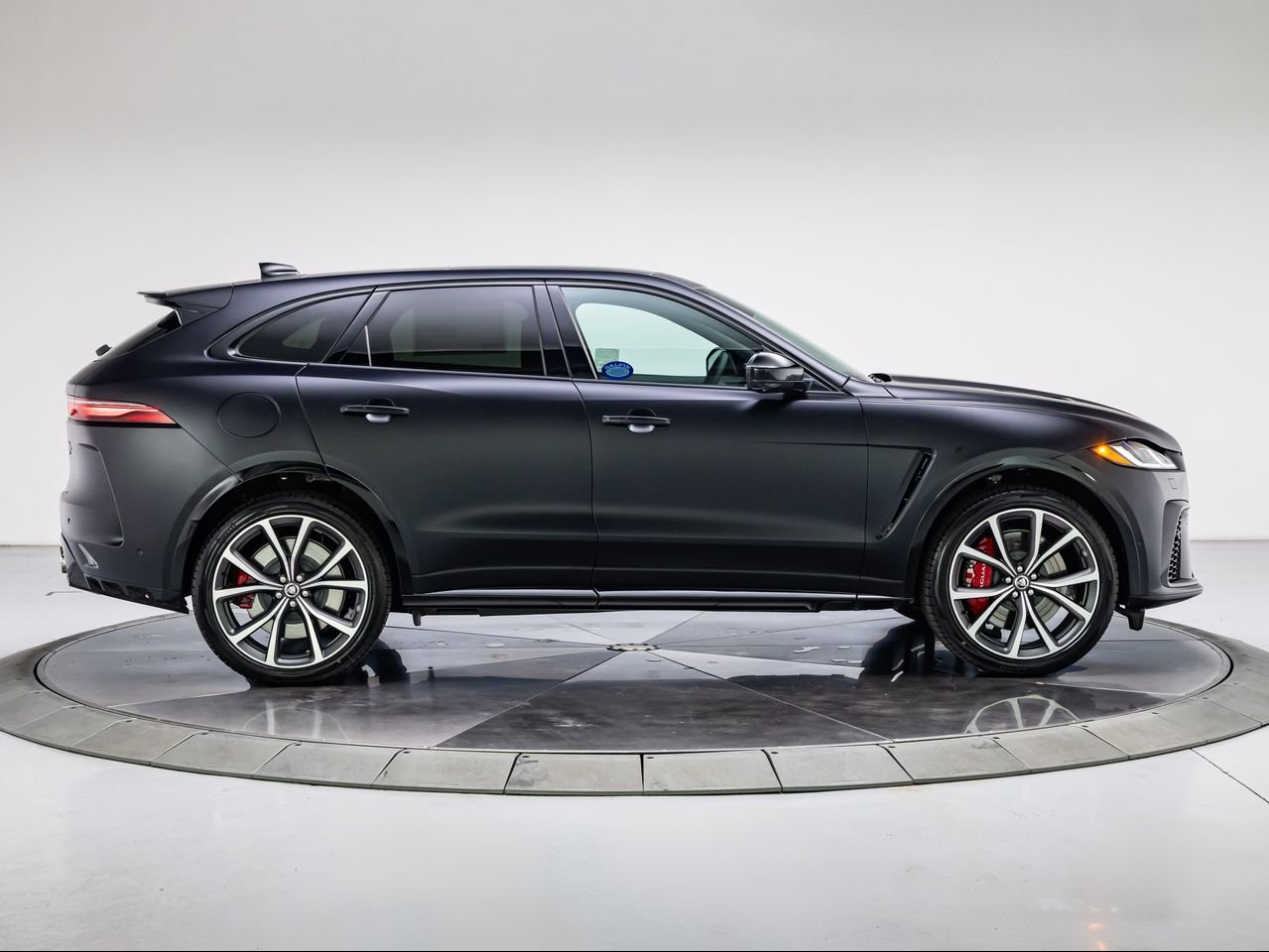 2026 Jaguar F-Pace SVR - Photo 6