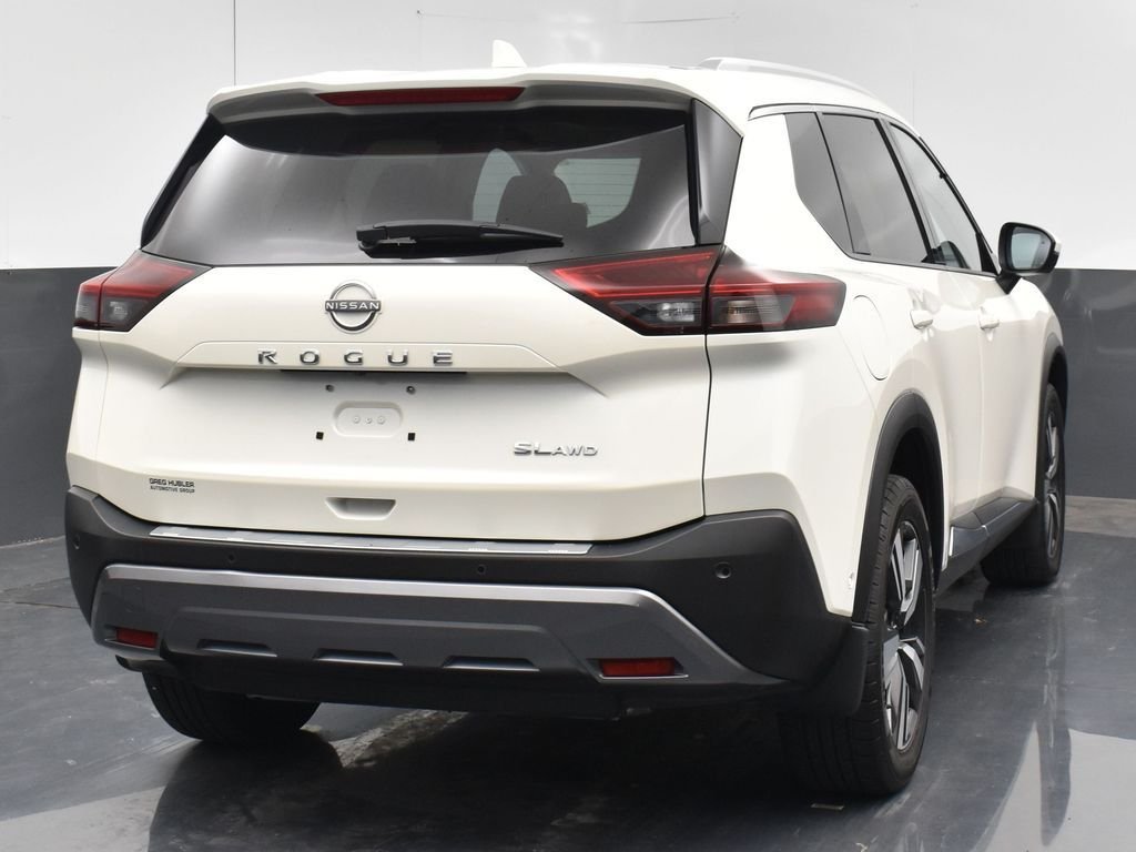Used 2023 White Nissan SL image 18