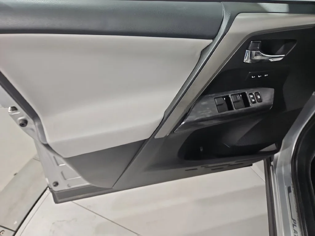 Used 2017 Silver Toyota Platinum image 10
