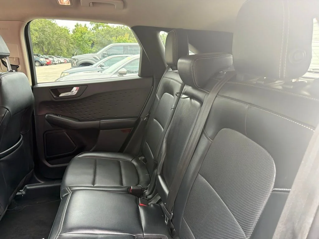 Certified Used 2020 Oxford White Ford SEL image 11