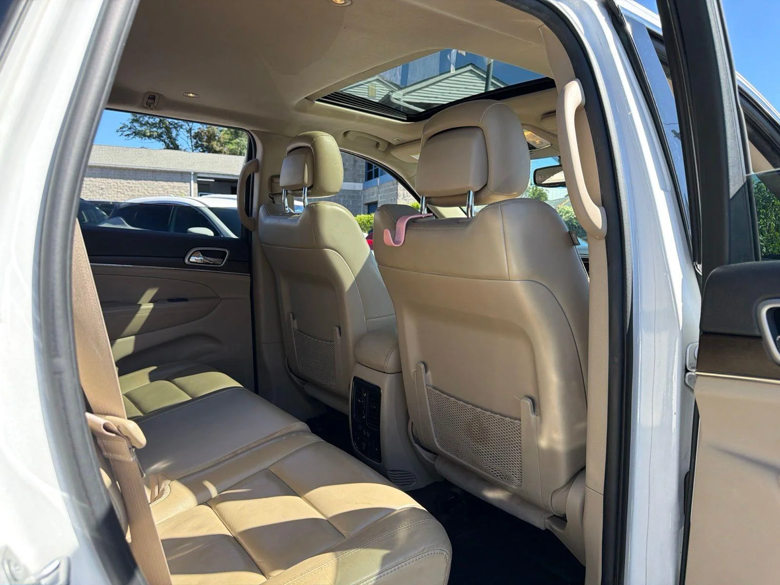 Used 2018 White Jeep Limited image 16