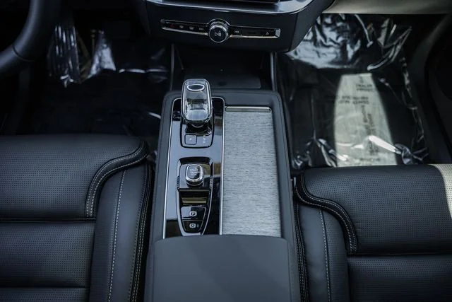 2026 Volvo XC90 Ultra - Photo 27