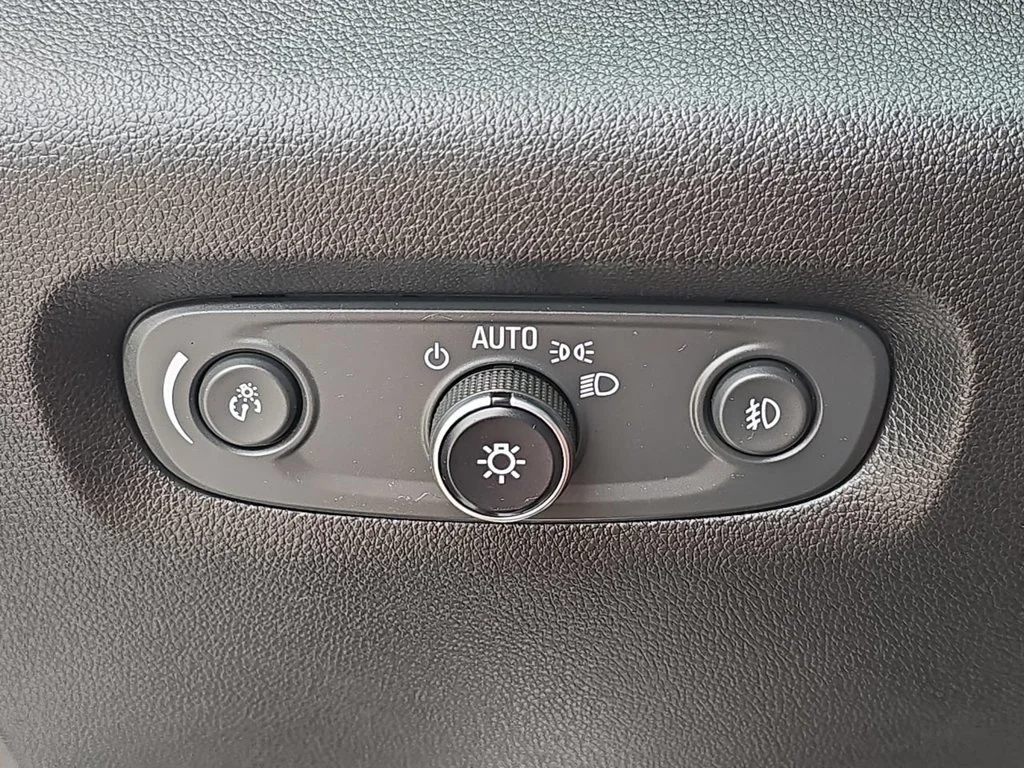 Certified Used 2018 White Chevrolet Premier image 18