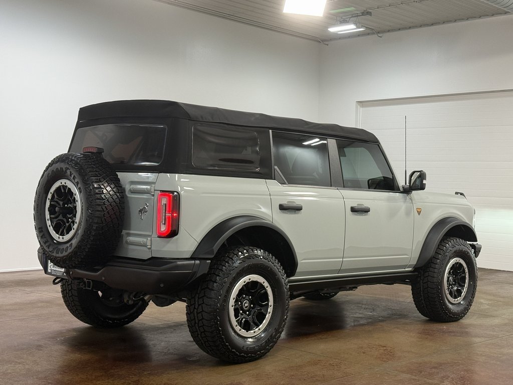 2021 Ford Bronco Badlands photo 3