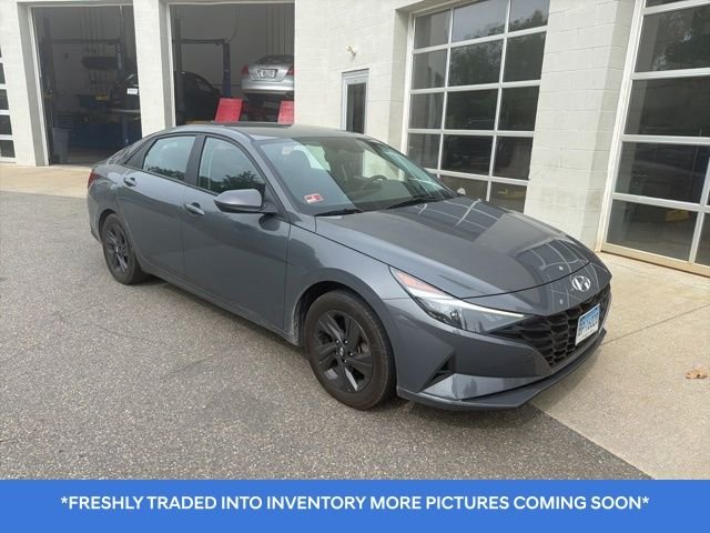Used 2023 Gray Hyundai SEL image 1