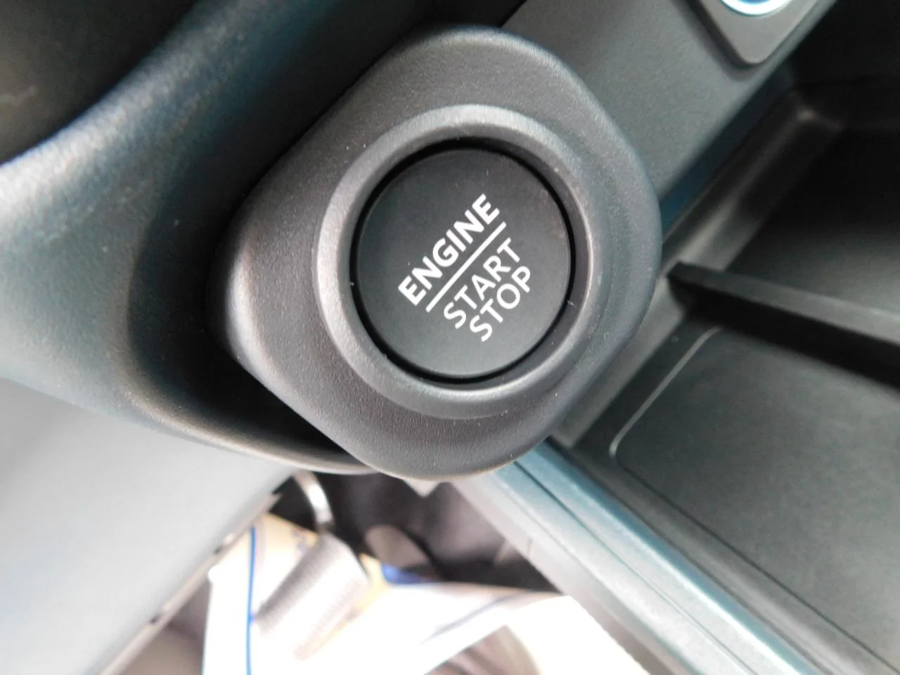 New 2025 Shadow Black Ford XLT image 32