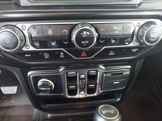 Used 2022 White Jeep Unlimited Sahara image 26