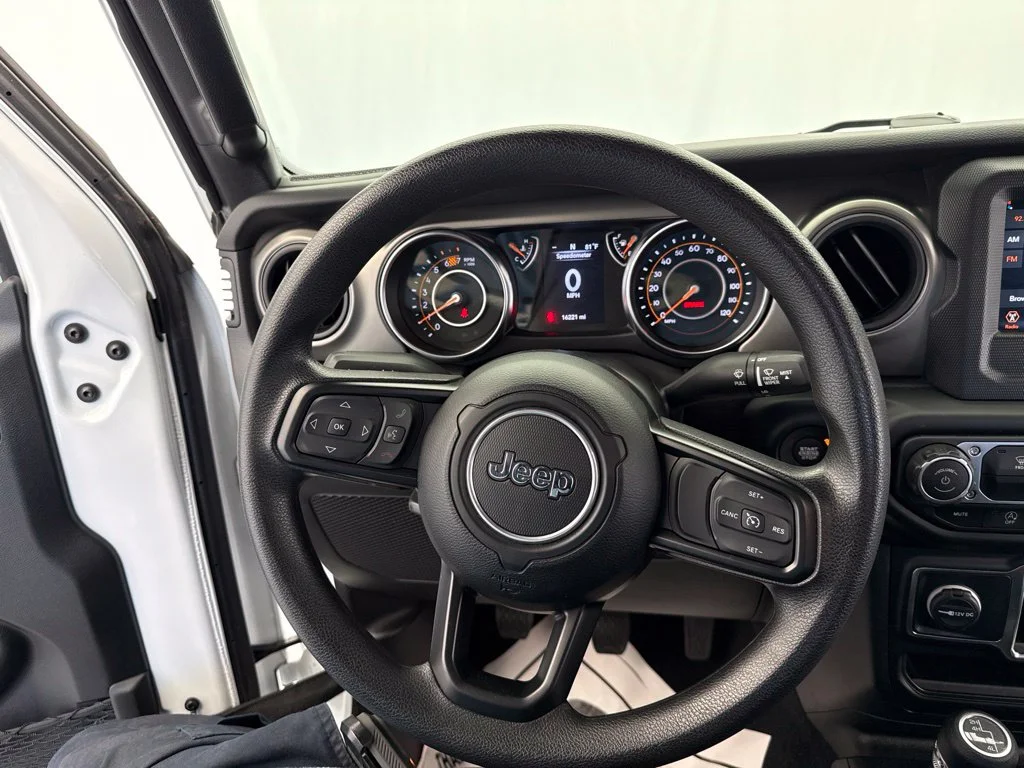 2023 Jeep Wrangler SPORT Convertible Slide 21