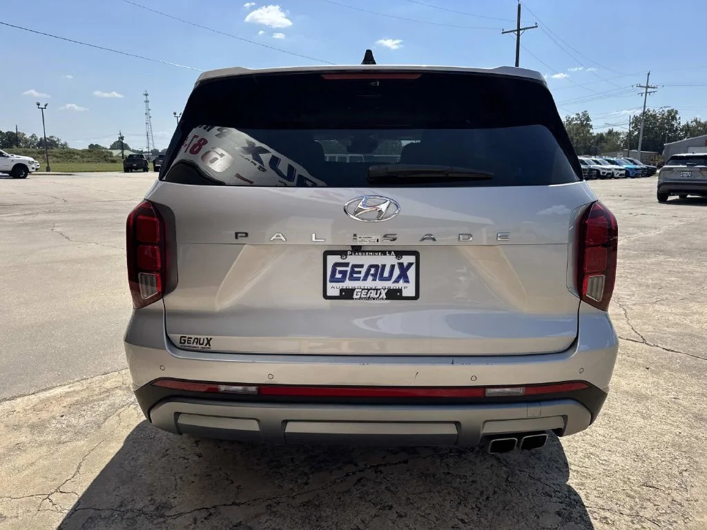 Used 2025 Silver Hyundai SEL image 10